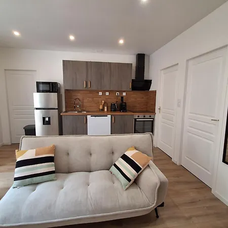 Le Fontaine Pour 4 Personnes Le Charme En Cite Medievale